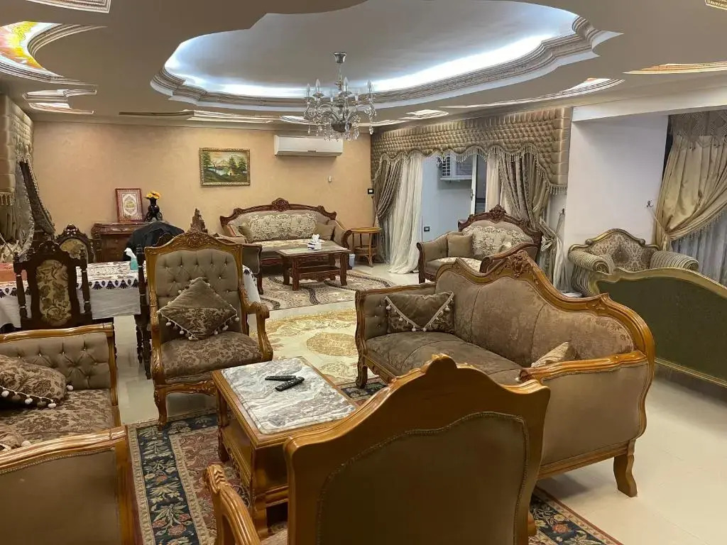 شقة مطلة علي قناة السويس701