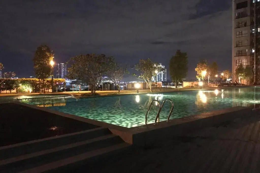 Amazing Lake view studio unit, Hyve,Cyberjaya, Free WiFi, Free Parking, Netflix, Pool