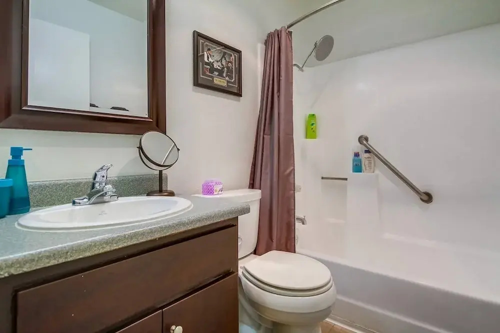 (70% off) - On Hollywood Walk Of Fame! - 2BR/2BATH - Free Parking! (D2)