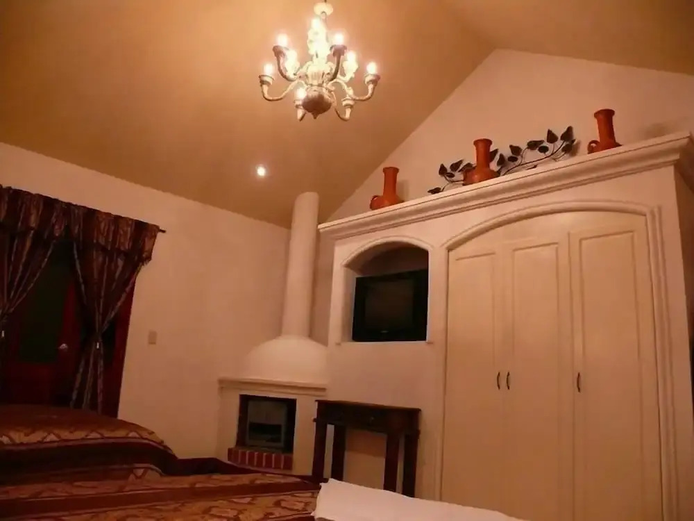 Hotel Loma Real Inn