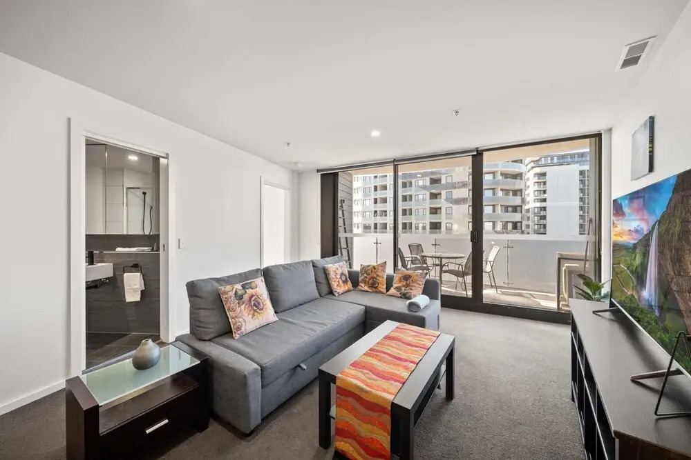 Light-filled 1-bed Apartment With Pool & Gym