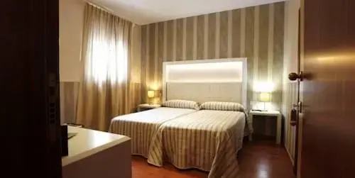 Hostal Paris