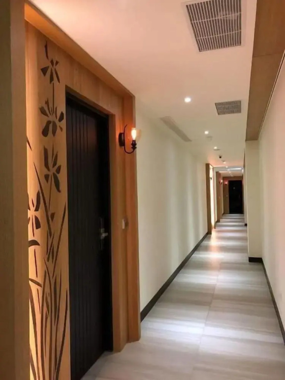 Lantan Moonlight Hotel