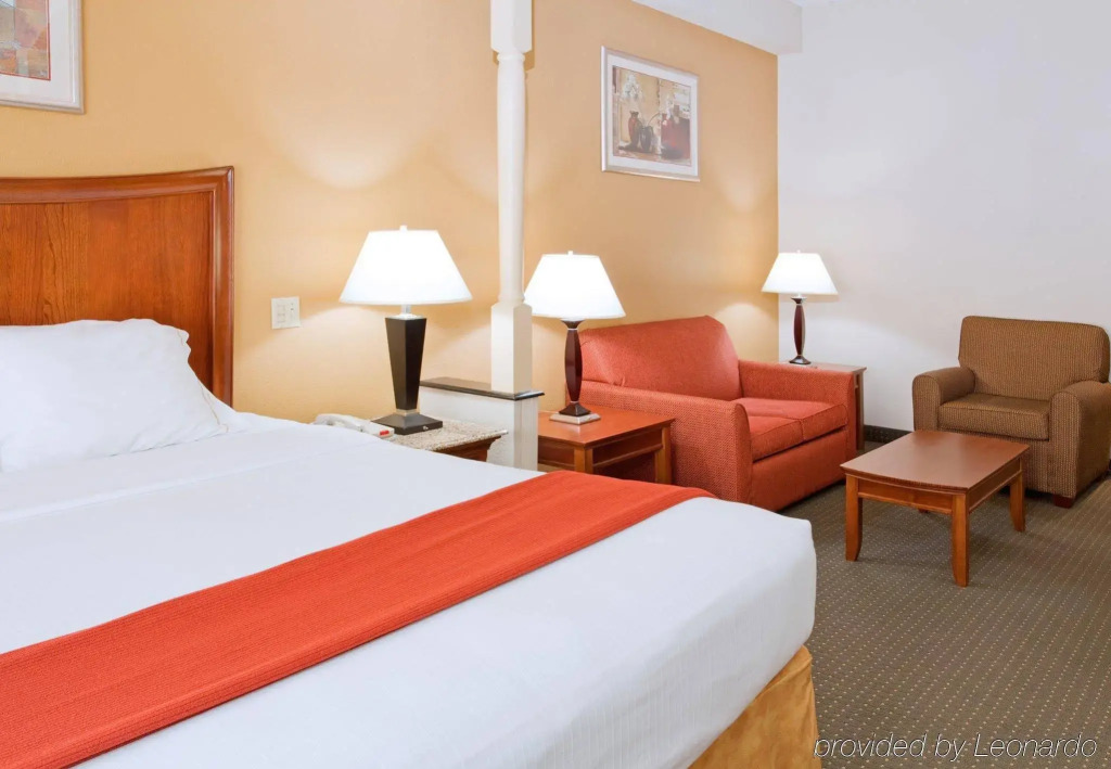 Four Points by Sheraton Fayetteville Fort Bragg