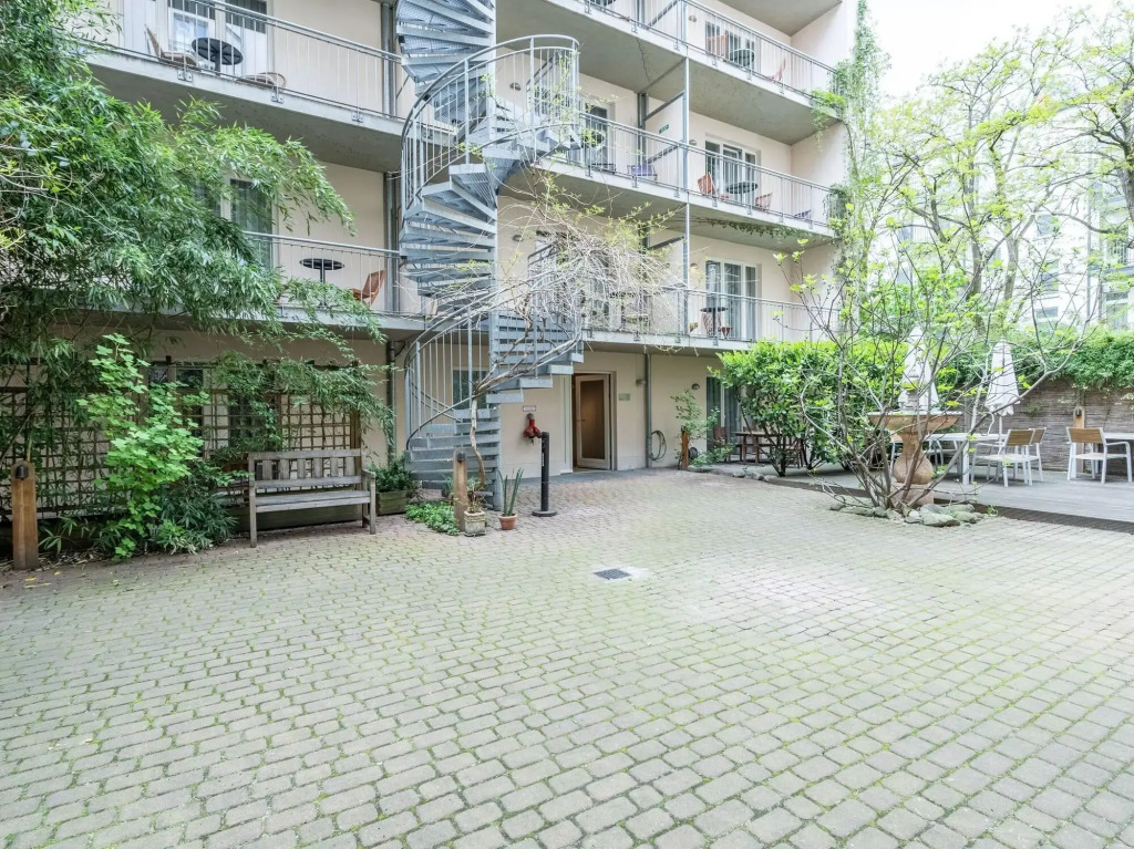 Schoenhouse Avenue - Digital Access
