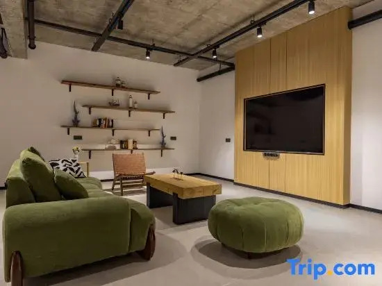 Jiheyuanli Homestay