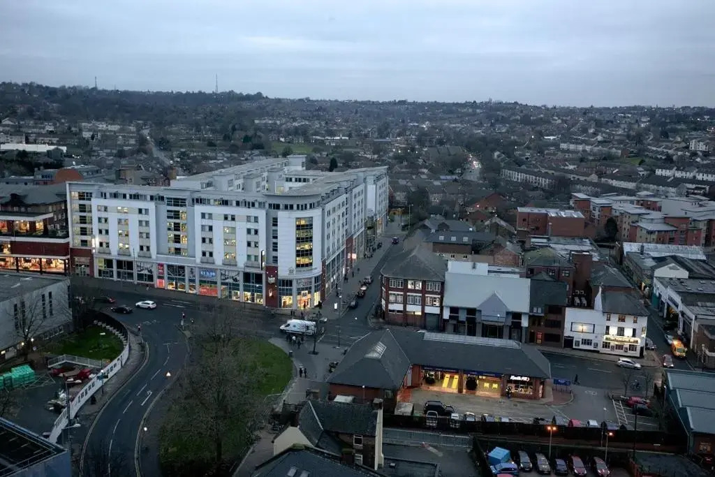 Victoria Centre 2 Bedroom Apartments with 4 Beds in Victoria Centre Shopping Centre - Nottingham City Centre - 24 hour access - Most Central Location - Full Kitchen - Opposite Hilton - Parking for Cars or Vans from Five pounds a day - Sunday 1pm Check-out