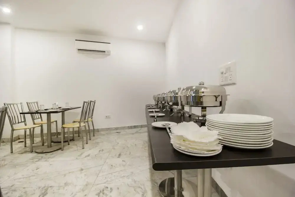 OYO 11689 Kelvish Hotel