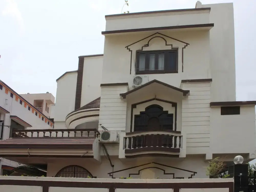 OYO 6841 Home Stay near Boring Road