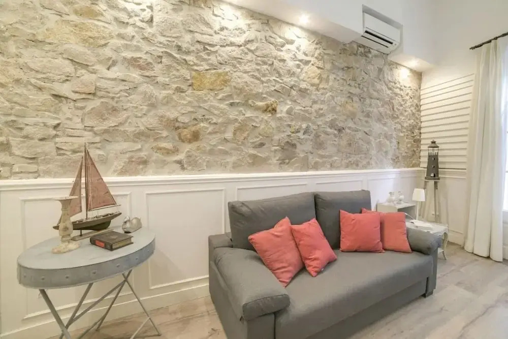 Stylish 1 Bed Apt w/ Terrace in Lesseps