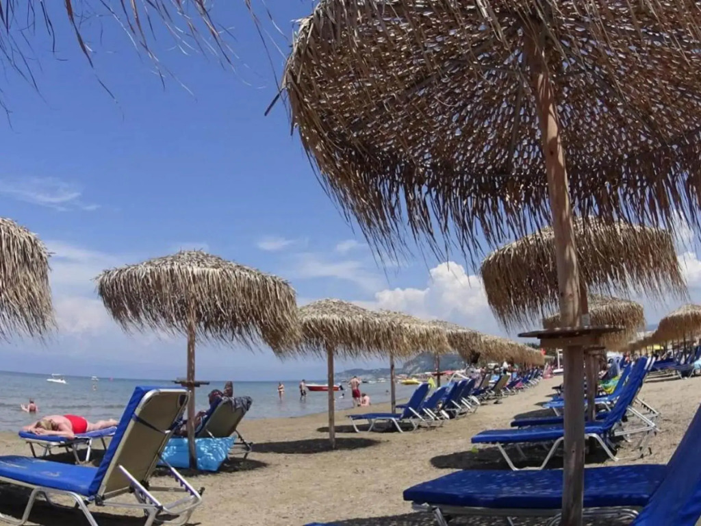 Appealing apartment in Mpenitses with pool