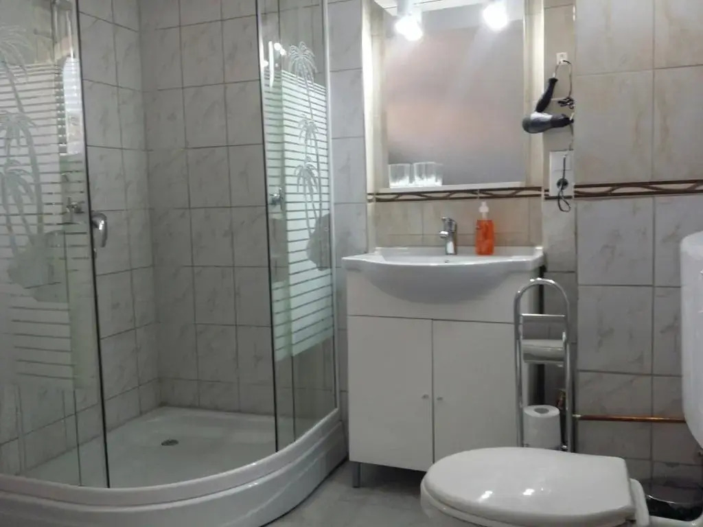Anda Residence