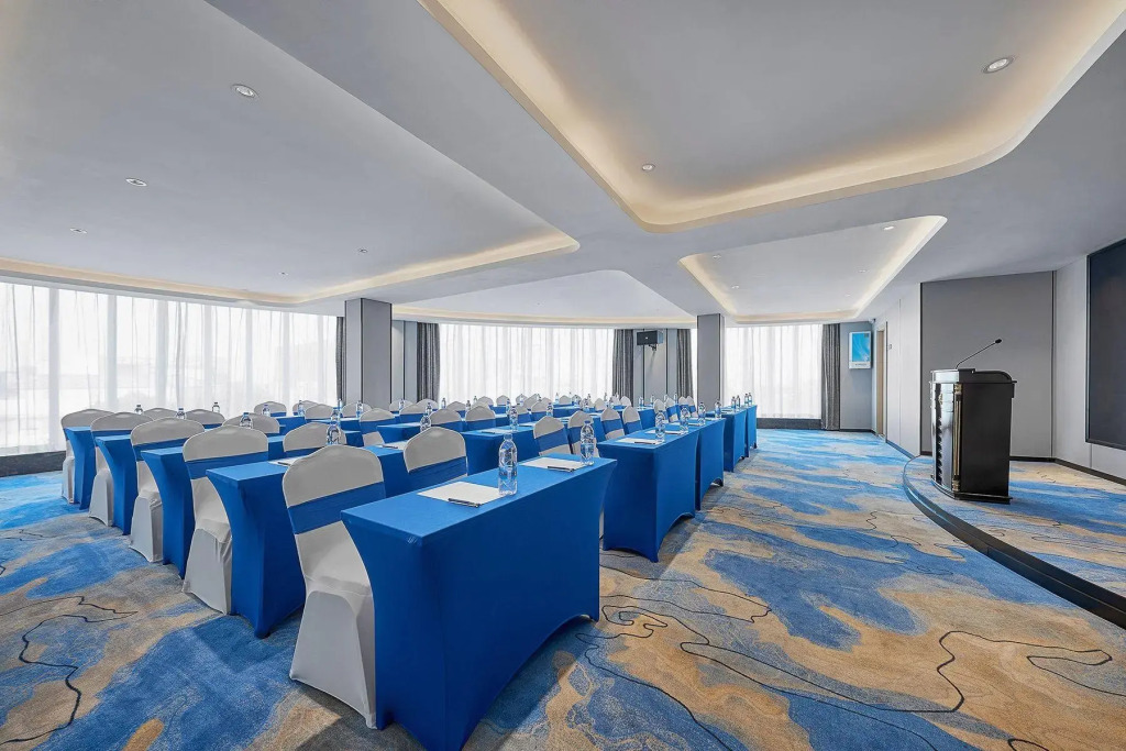 Fengyue Light Fashion Hotel (Guangzhou Baiyun Airport Renhe Metro Station Branch)