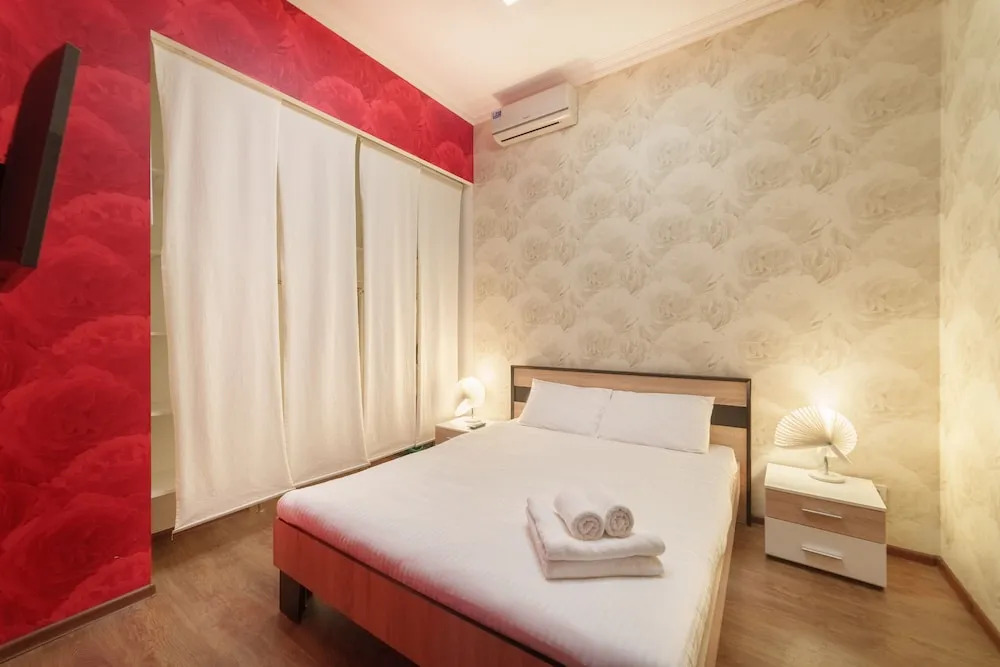 LeonRooms Onilovoy 18-1