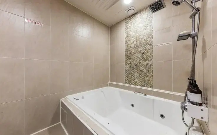 Cheongju Beukmeunro Toronto Hotel