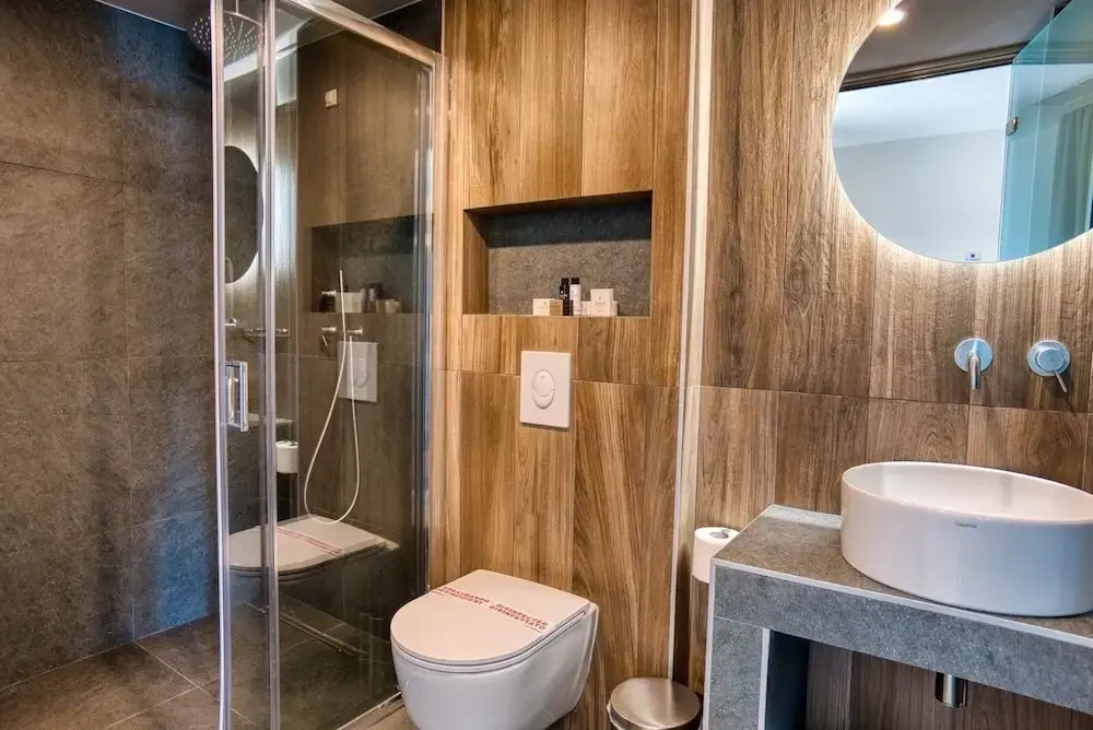 Wellnest Hotel