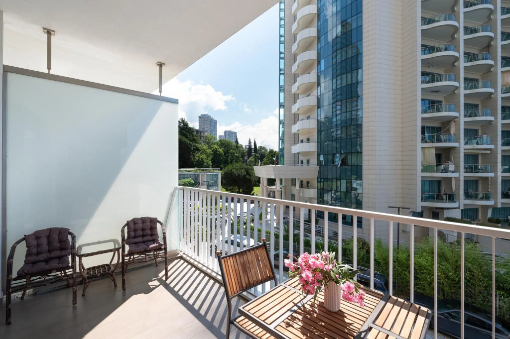 Real Apartments (Риал Апартментс) на проспекте Курортный 105