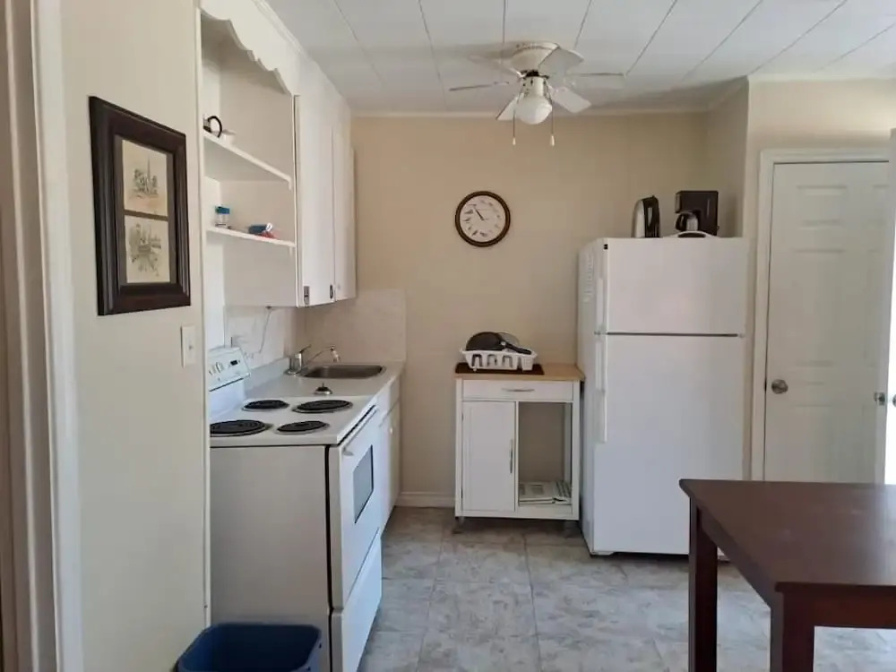 Three Island Motel
