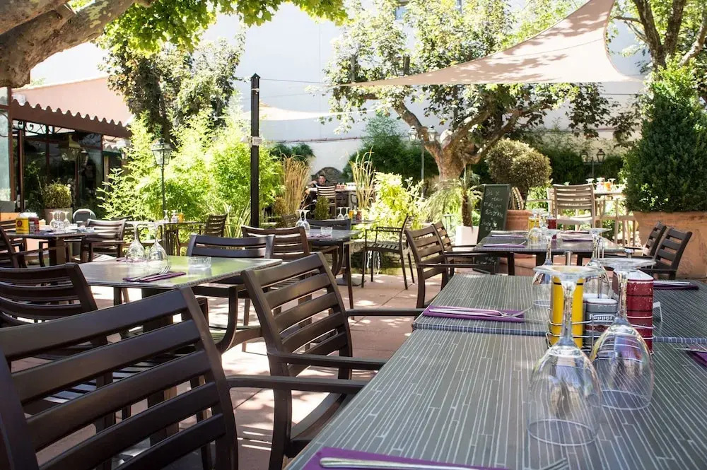 HOTEL DE FRANCE - Hôtel de charme en Provence