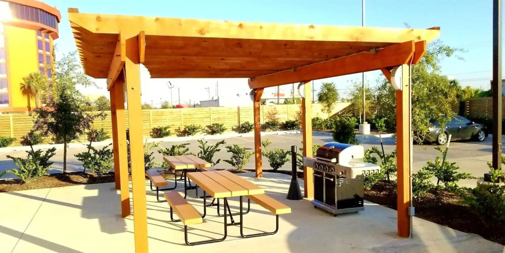 Holiday Inn Express And Suites Pasadena Houston Southeast by IHG