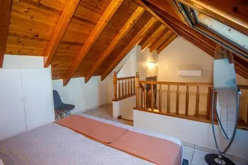 Ira Apartments