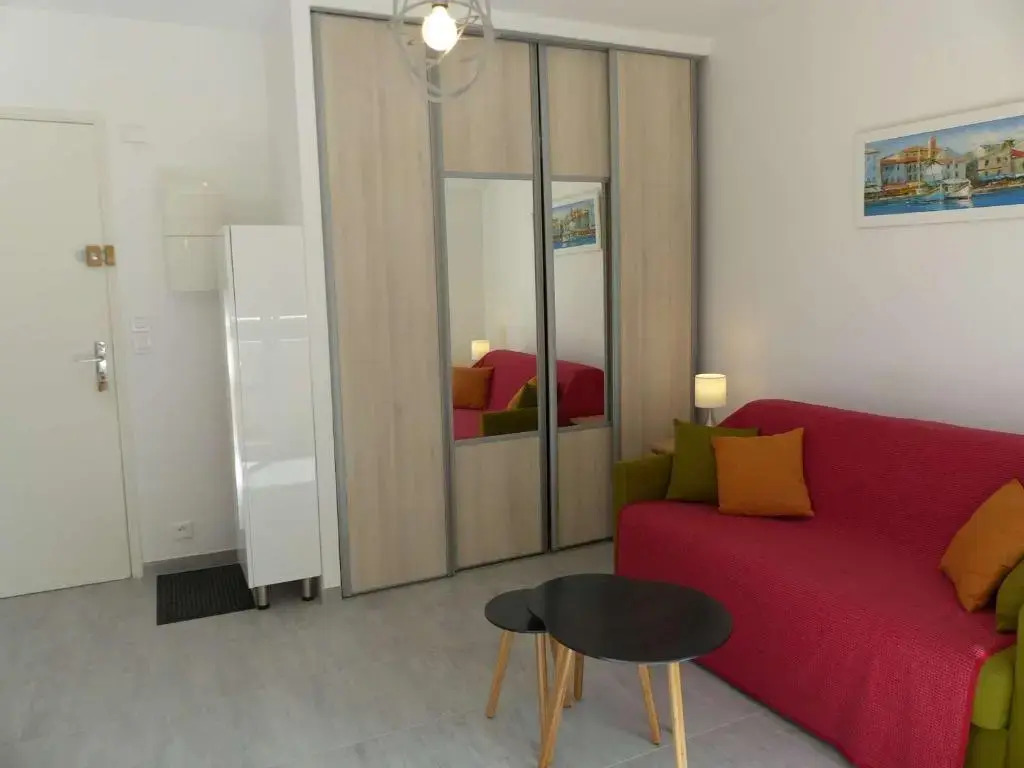 Appartement Le Lavandou, 1 pièce, 2 personnes - FR-1-308-110