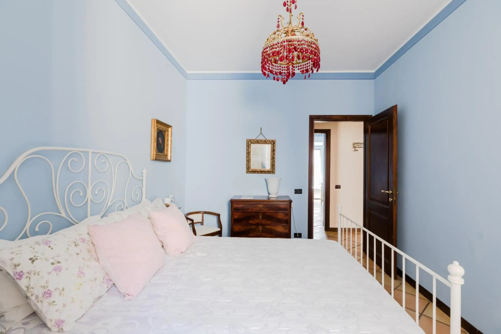 Classic apartment near the Colosseum