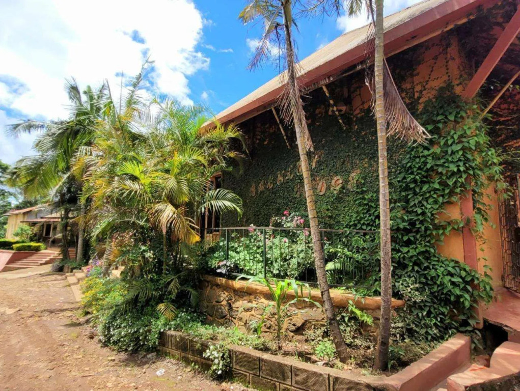 Babylon Lodge