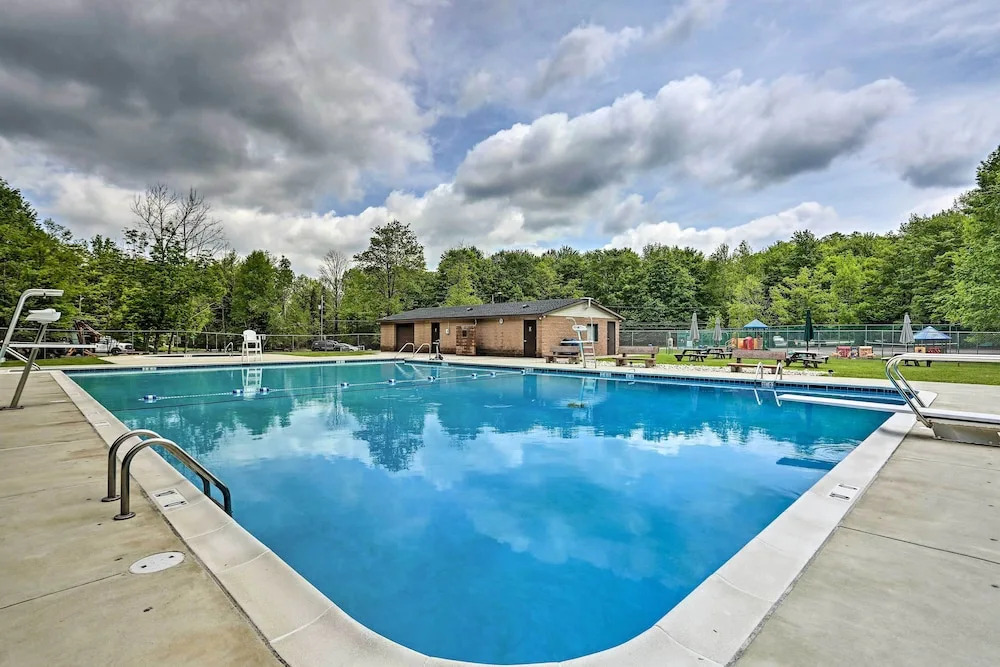 Hike, Swim, Ski & More: Home in Arrowhead Lakes!