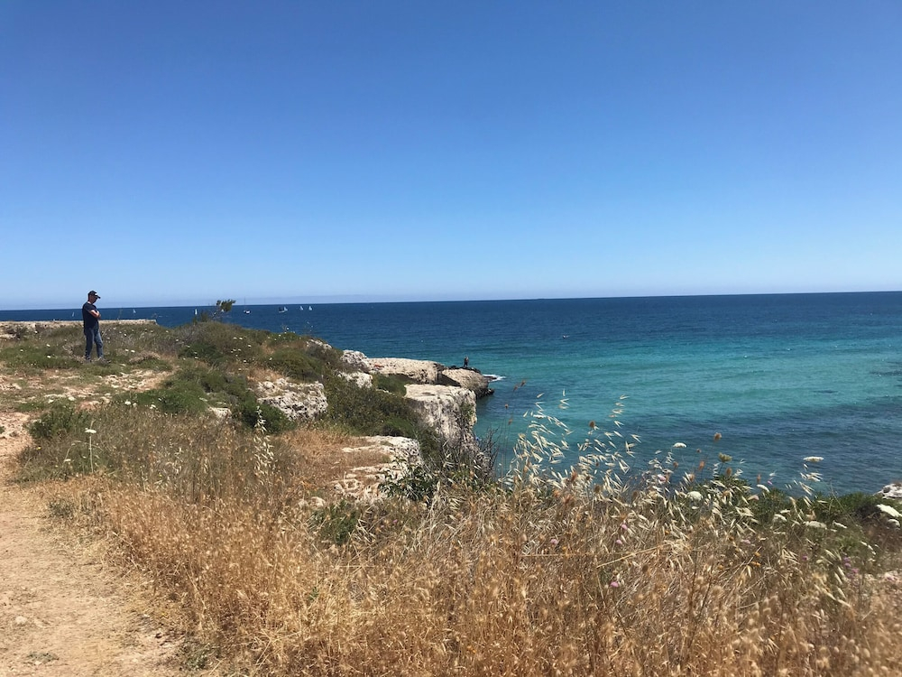 Seafront Apartments by Carlo V Castle, Monopoli Old Town - HelloAPULIA Al Castello di Amec
