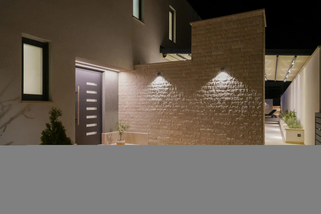 Bondi in Supetar with 4 bedrooms and 4 bathrooms