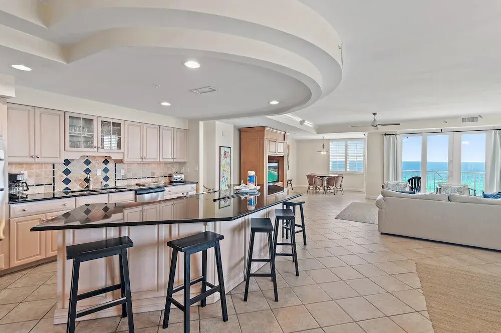 Inn at Crystal Beach 611