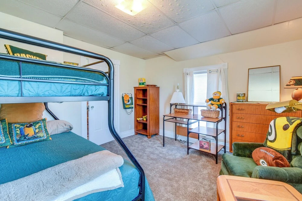 Lake Michigan Vacation Rental: 1 Block to Marina!