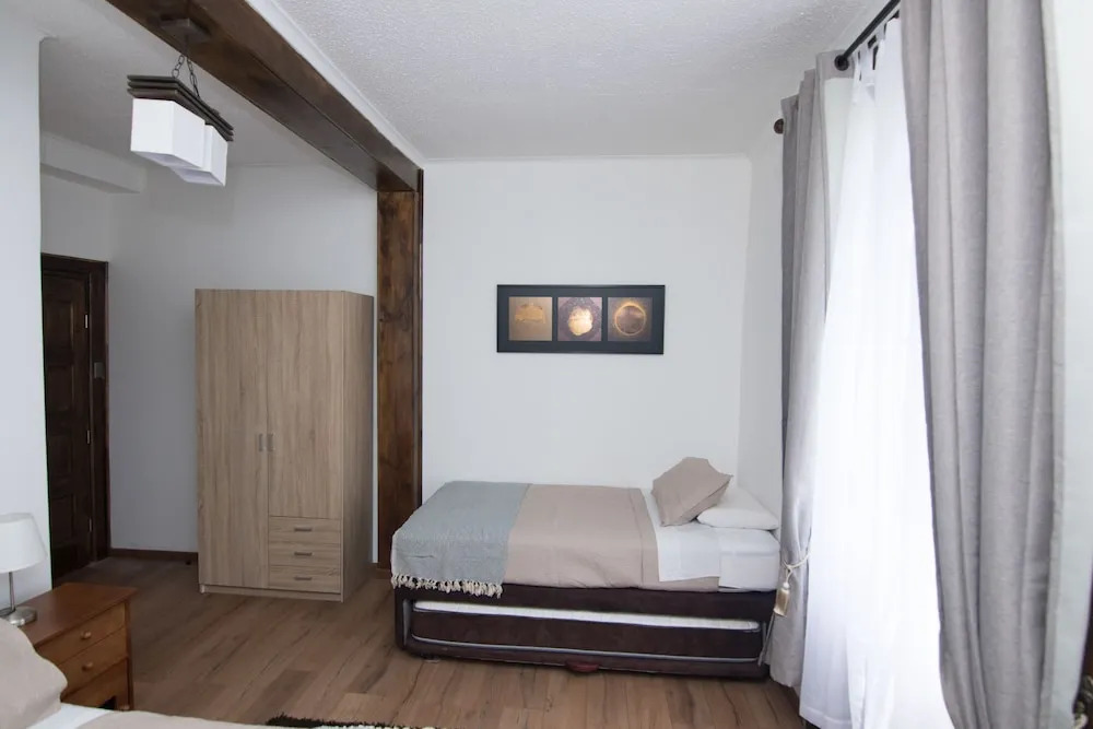 Hostel Lucia Suites