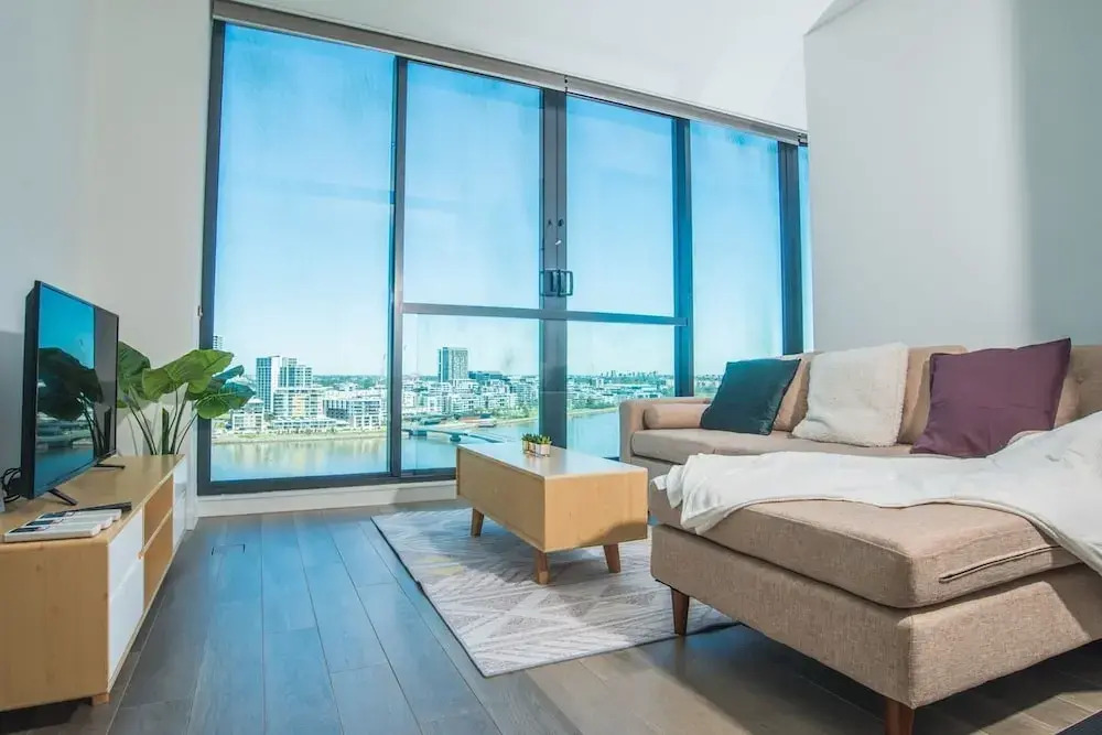 Stunning Waterview Stylish Waterfront Apt In Wwp