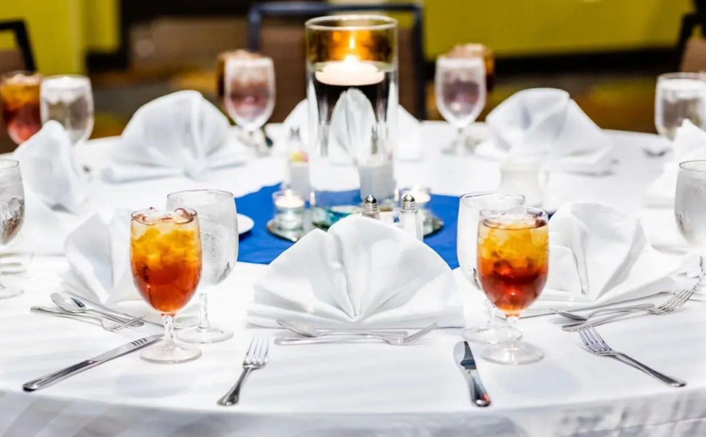 Holiday Inn & Suites Atlanta Airport North by IHG