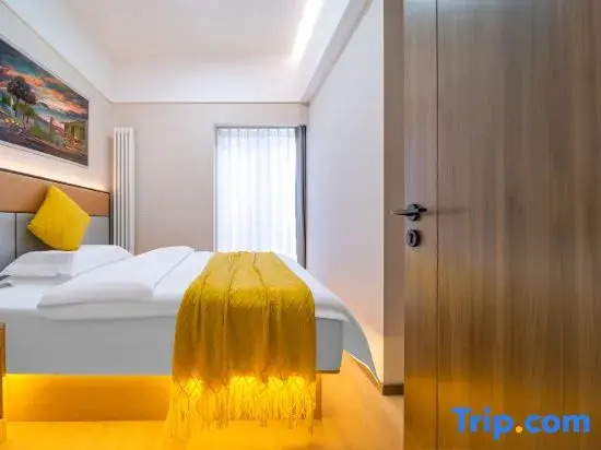 Yulanting Hotel (Zhengzhou East High-speed Railway Station Yulin Square)