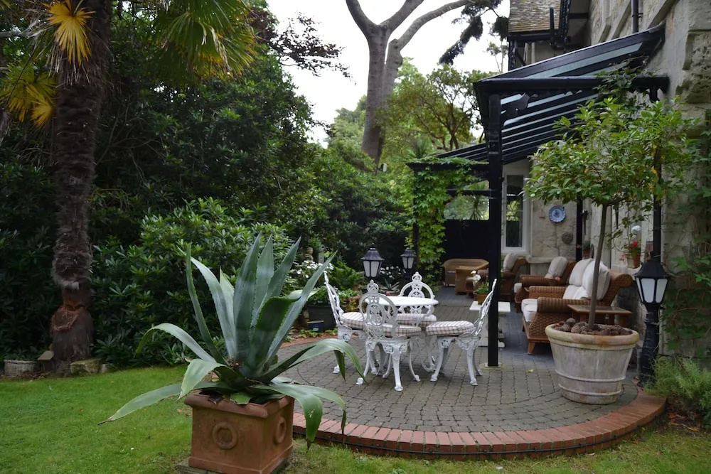 Rylstone Manor