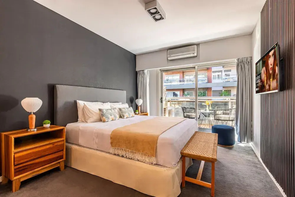 2BR Family Apt Puente de la Mujer View