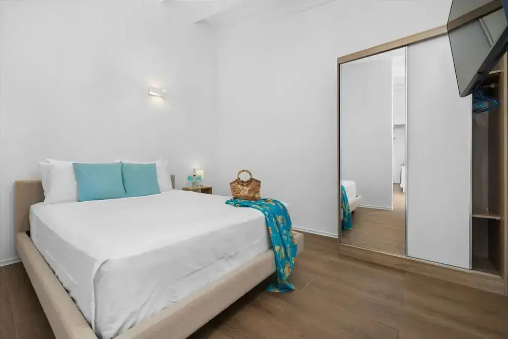 NEW Modern 3BR 3BA Private Pool Centrallylocated
