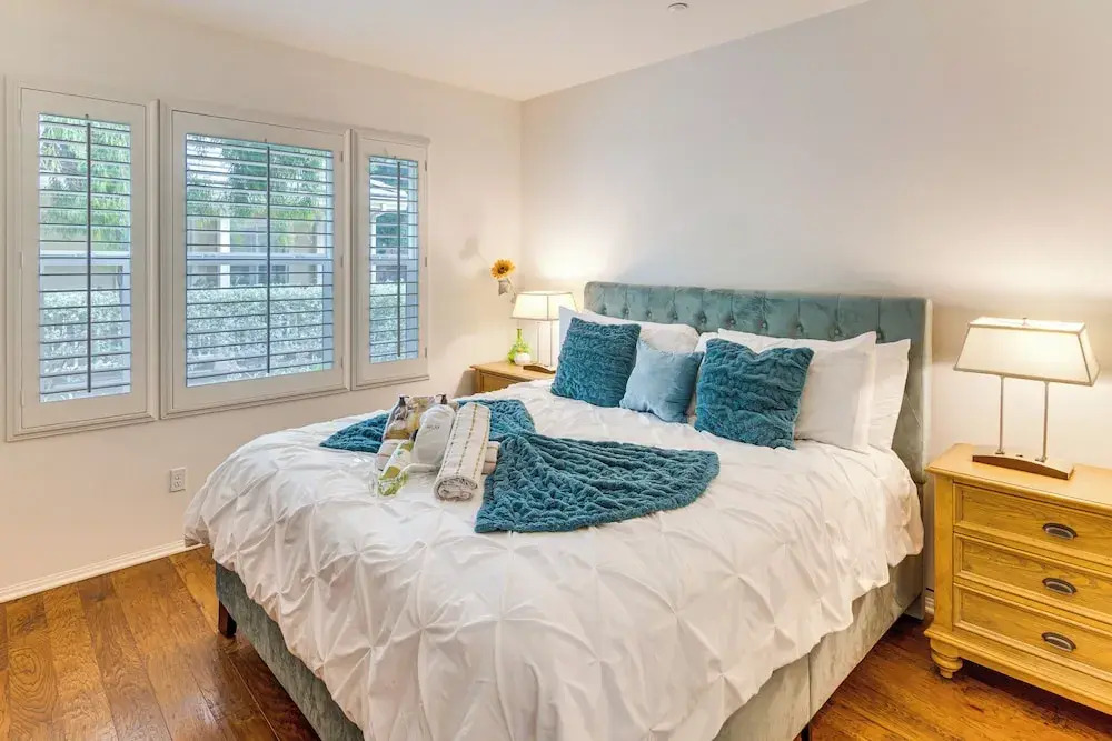 Walk to Beach Luxe San Buenaventura Villa!