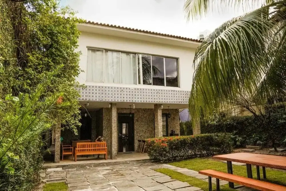 Local Hostel e Suites Belem