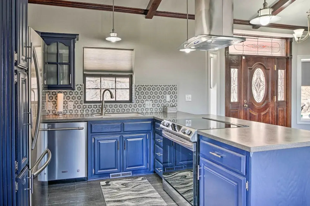 Pet-friendly Branson Area Home: Hot Tub, Game Room