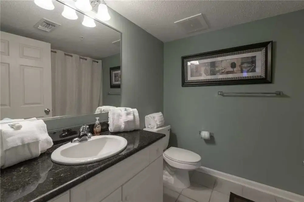 Yacht Clubs #1-801B - 2 Br Condo