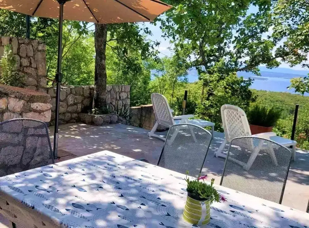 Serene Crikvenica Holiday Home With Hot Tub