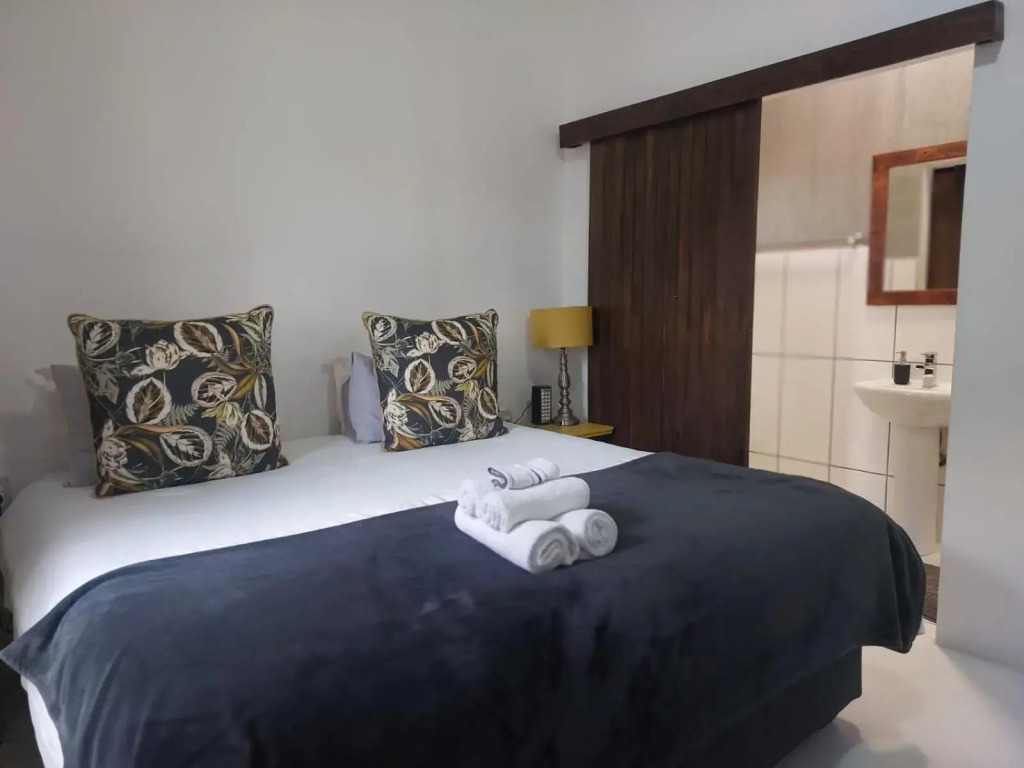 Karoo Retreat- Self Catering Villas and Guest House