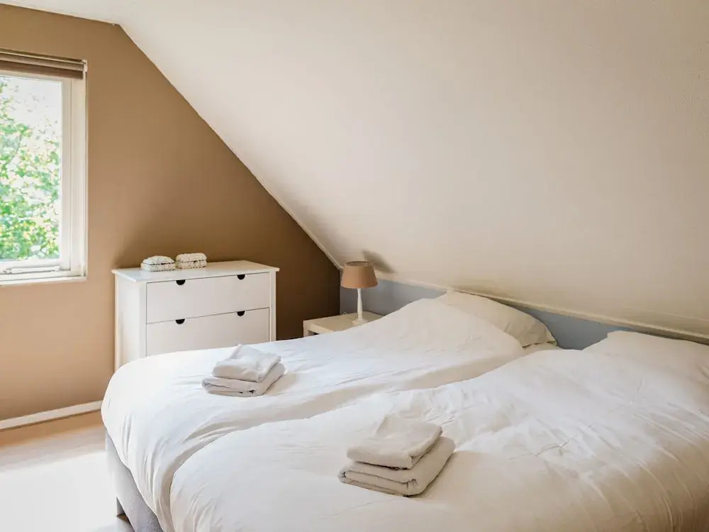 Charming Holiday Home in Burgh-Haamstede near Beach