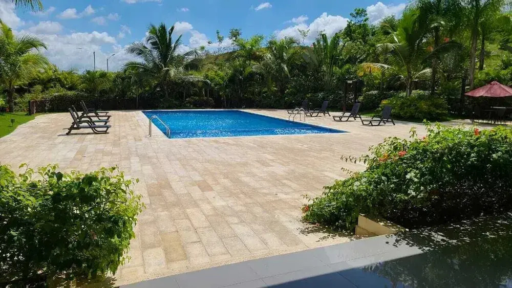 Con piscina a 10 minutos del aeropuerto