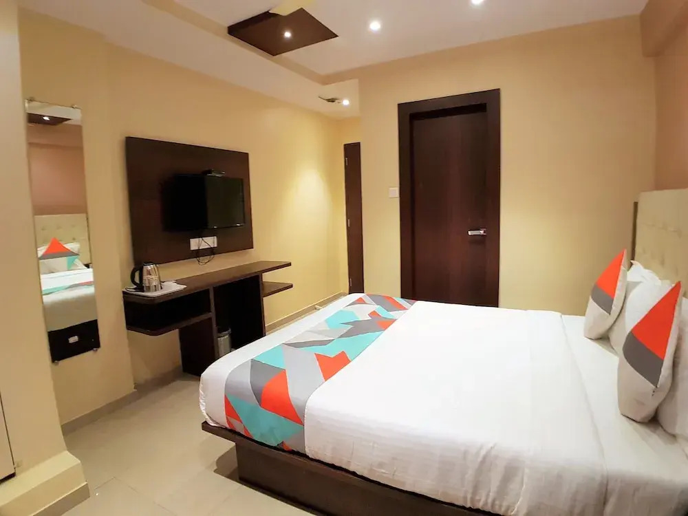 Hexa Malad Suite
