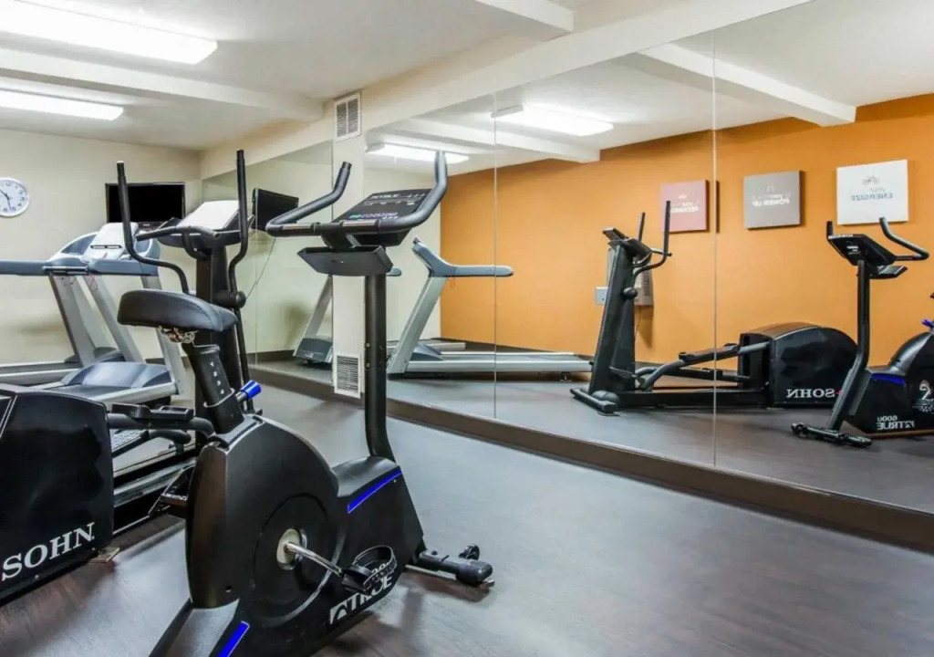Comfort Suites Visalia - Convention Center
